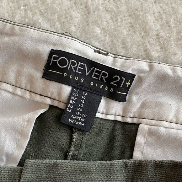 Forever 21+ Forest Green Shorts Size 14 Plus Size - Picture 2 of 6